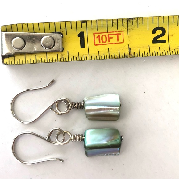 Seafoam Green Mother of Pearl earrings - One of a kind - NWT / gift packaging - Picture 5 of 5